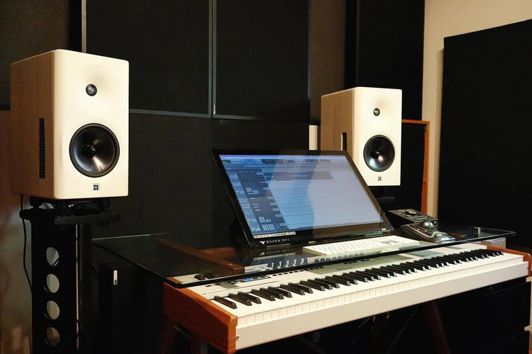Dutch & Dutch - 8c Studio Speakers