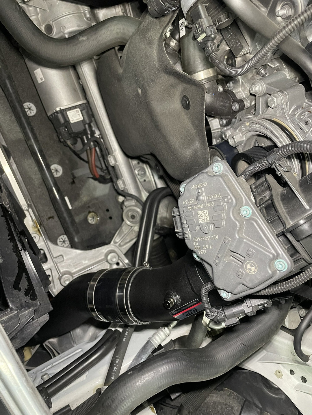 FTP G30 520 B48C air cooler charge pipe kit