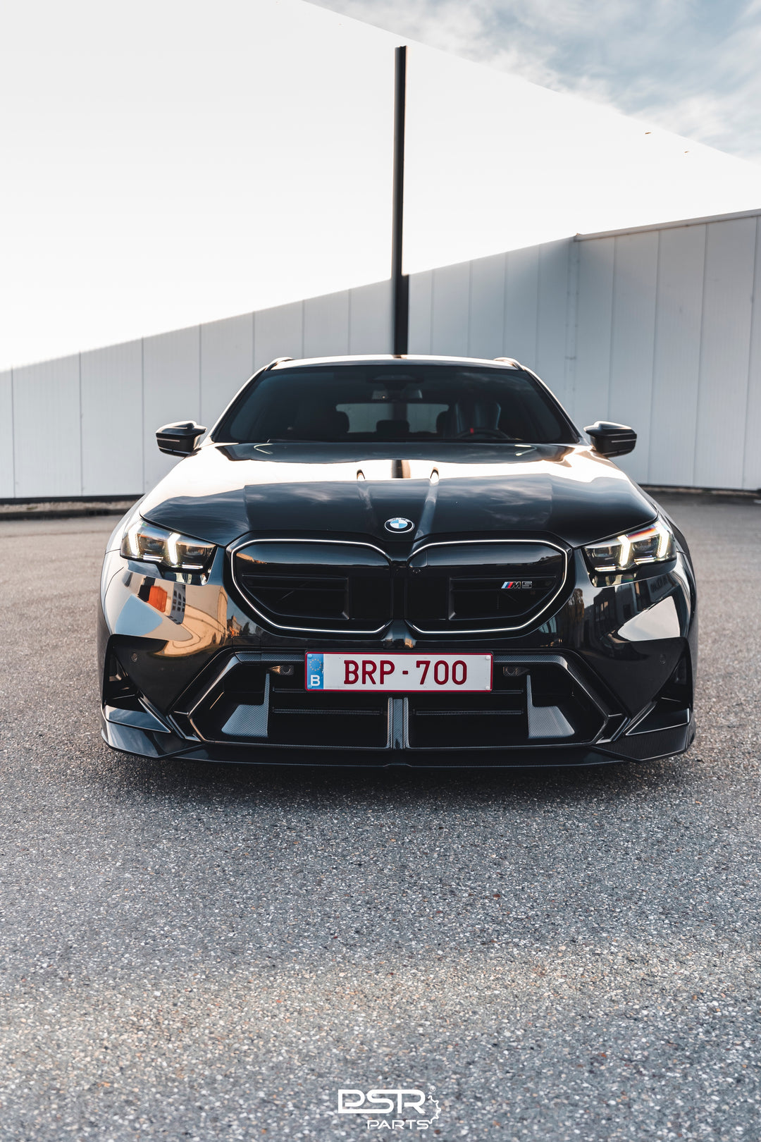 SOOQOO - BMW M5 G90 G99 Prepreg Carbon Fiber Front Bumper Center Trim