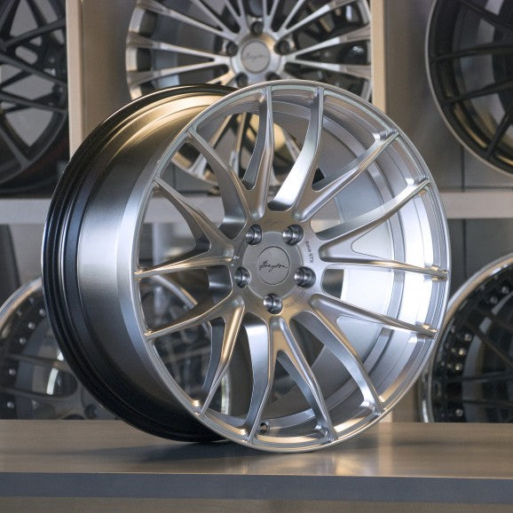 Breyton - Race GTX - Hyper Silver (HC)